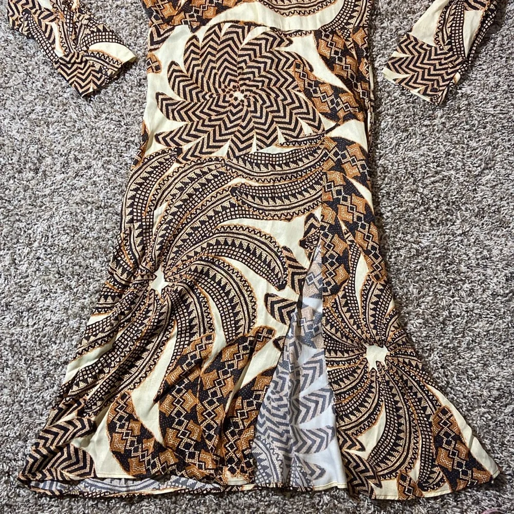 Farm Rio Midi Dress M Bodycon Long Sleeve Tropical Sand Yawanawa Vanahu Size M - Picture 7 of 16